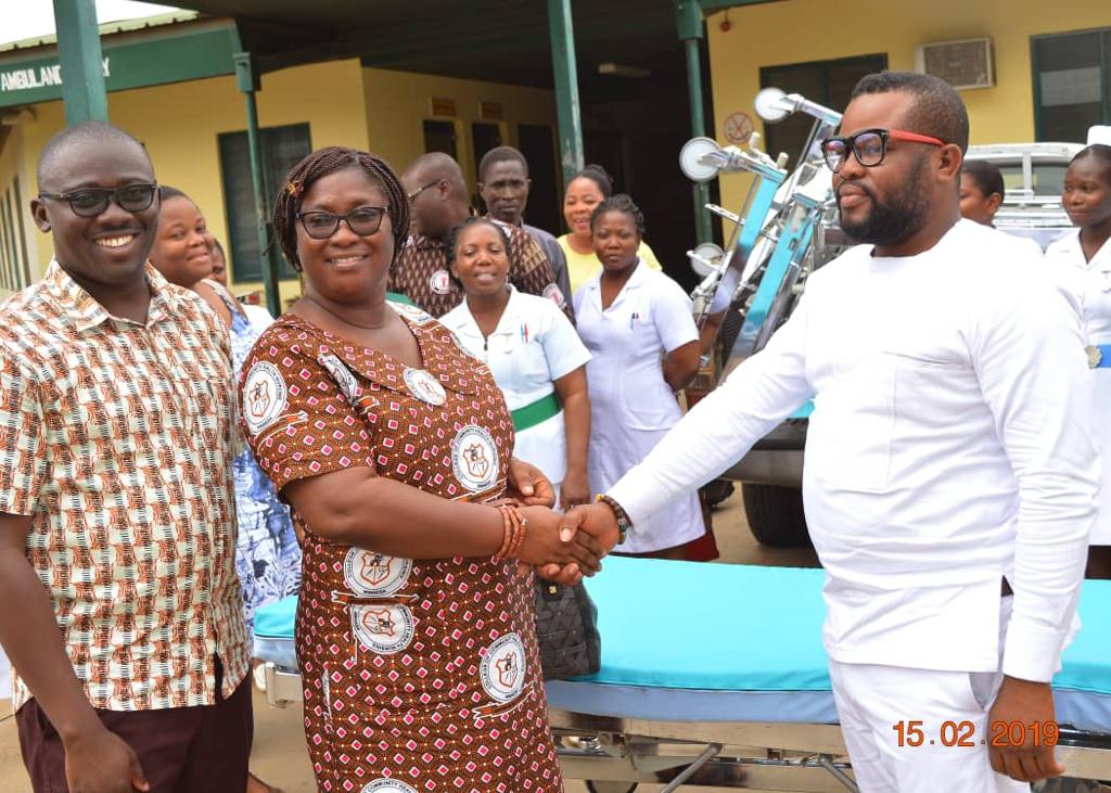 CHIEF SUPREMO DONATES BEDS TO THE SOGAKOPE DISTRICT HOSPITAL