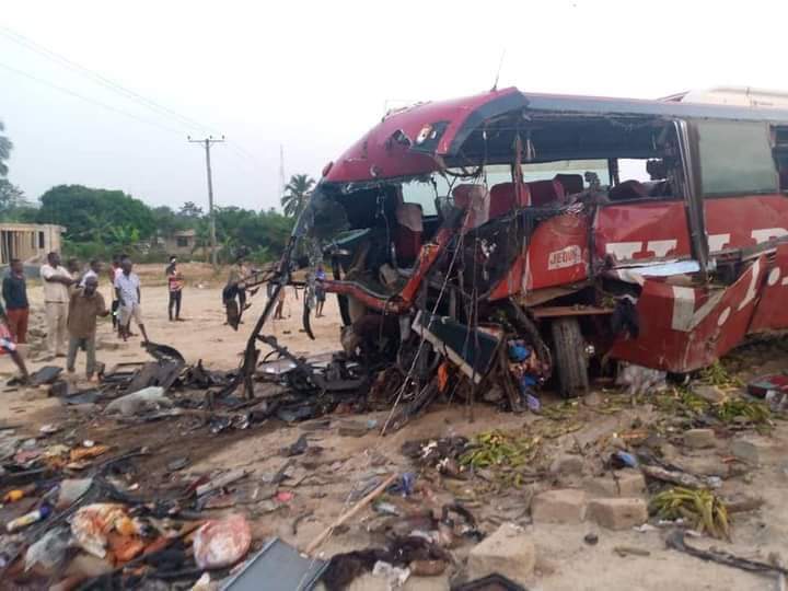 16 feared dead after VIP buses crashed at Akyem Asafo [Photos]